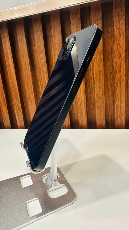 Apple iPhone 13 Midnight Unlocked - photo 2