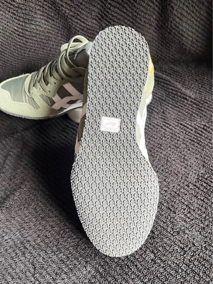 Onitsuka Tiger Serrano Olive Green Sneakers - Like New - photo 2