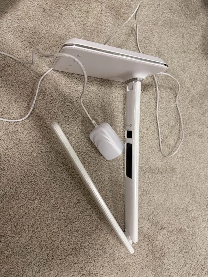 OttLite Executive LED Desk Lamp with USB Charging Port - photo 4
