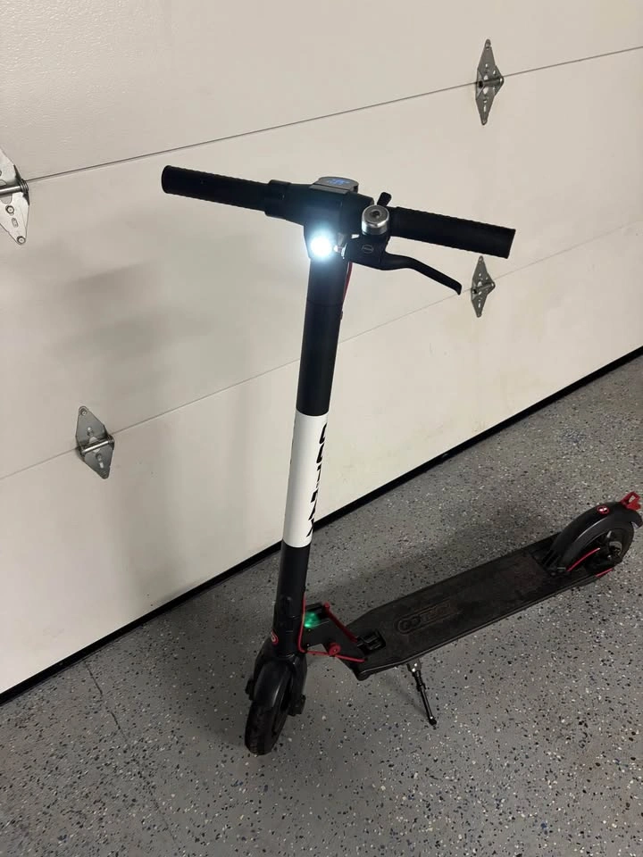 GoTrax Electric Scooter - photo 2