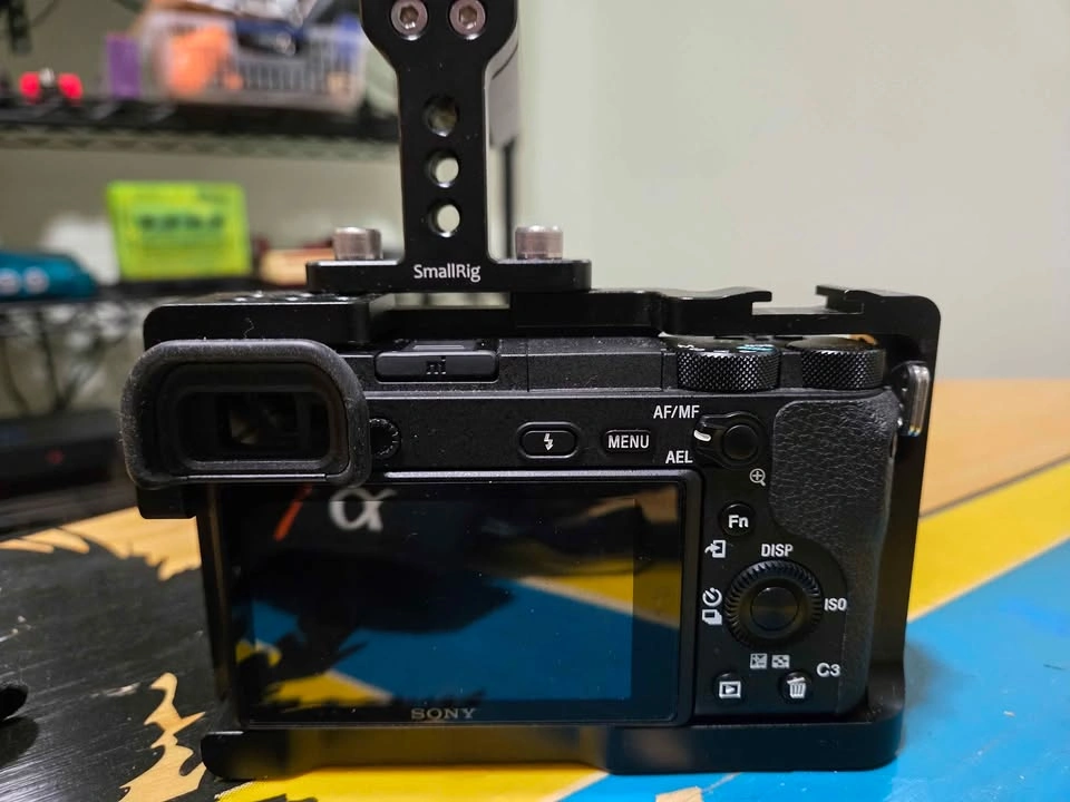 Sony a6400 Filmmaker Kit w/ Cage, Batteries, EF Adapters & 50mm - photo 3