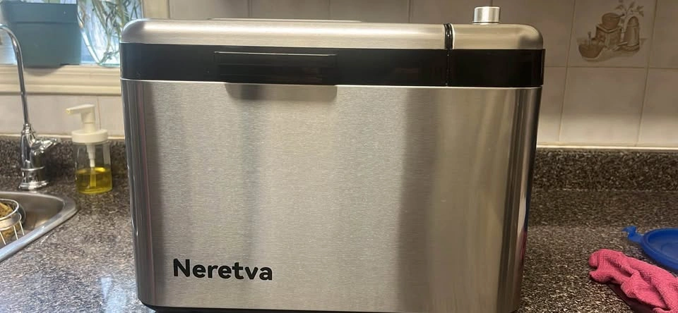 Neretva 3.3LB Bread Maker - Like New - photo 4