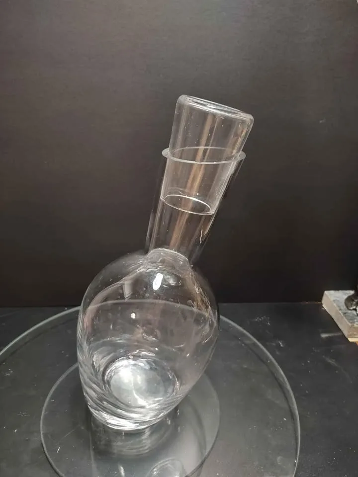 Tilt Decanter with stopper image indicator(3)