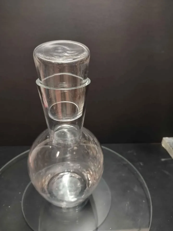 Tilt Decanter with stopper image indicator(4)