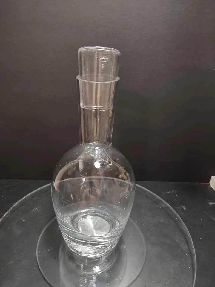 Tilt Decanter with stopper image indicator(5)