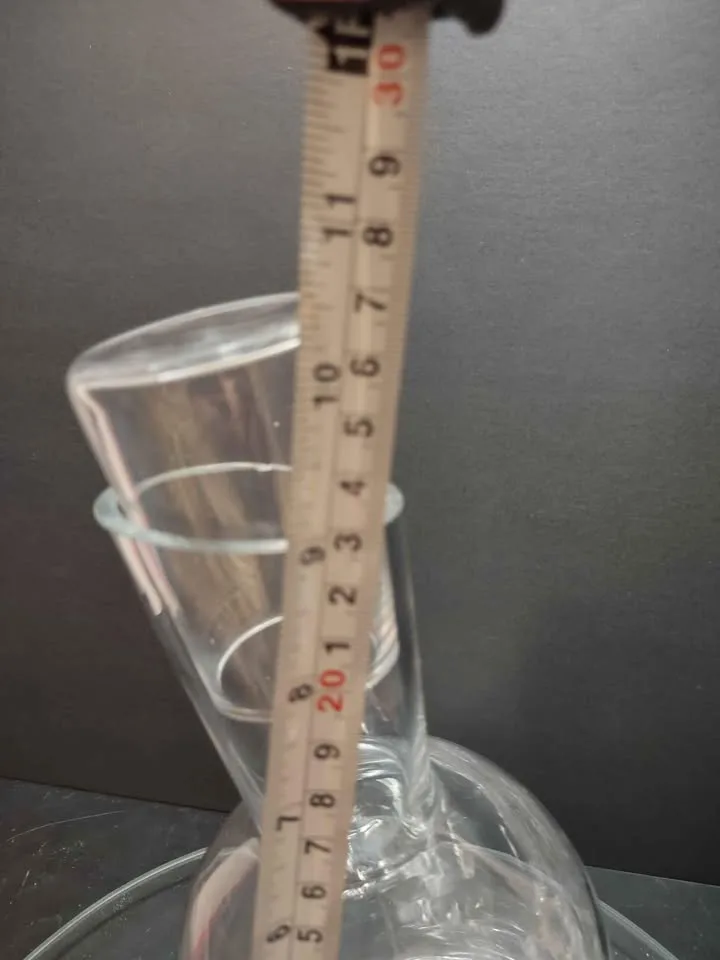 Tilt Decanter with stopper image indicator(8)