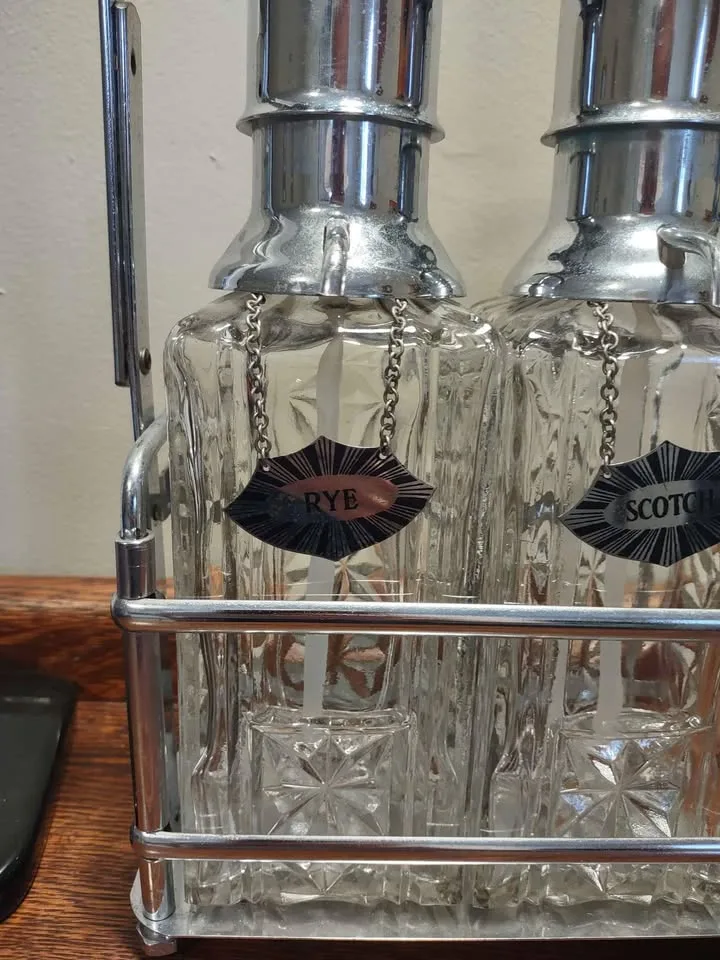 Vintage MCM Pump liquor decanter set image indicator(3)