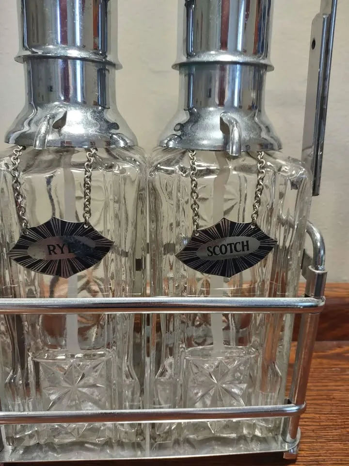 Vintage MCM Pump liquor decanter set image indicator(4)