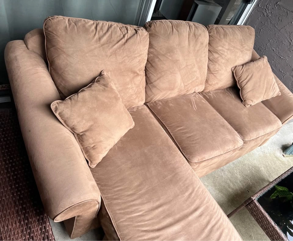 FREE DELIVERY ✅ Urban Barn Brown Sectional Couch - photo 3
