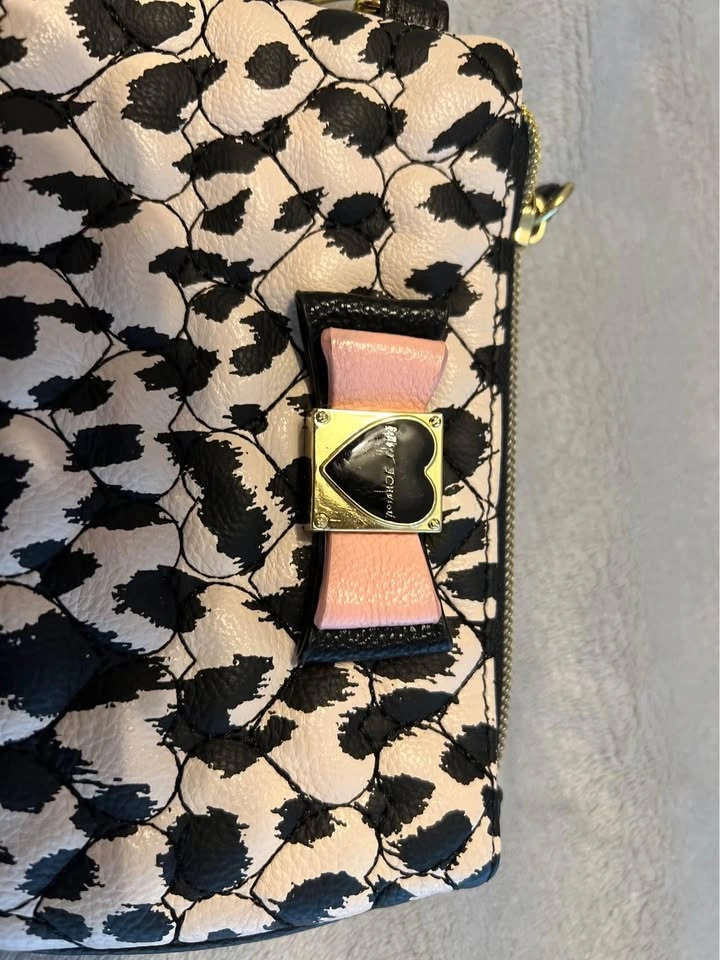 Betsey Johnson Wristlet - photo 2