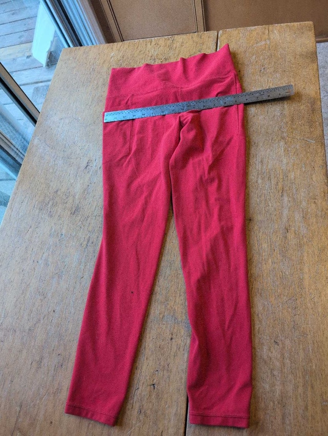 Athleta Salutation Stash Pocket II Red Leggings - Women's Medium