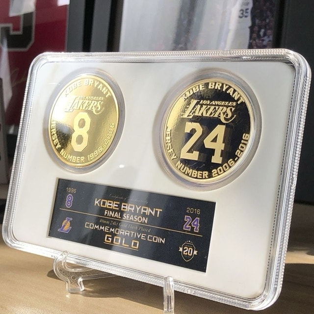 Kobe Bryant Final Season Commemorative Badge Set