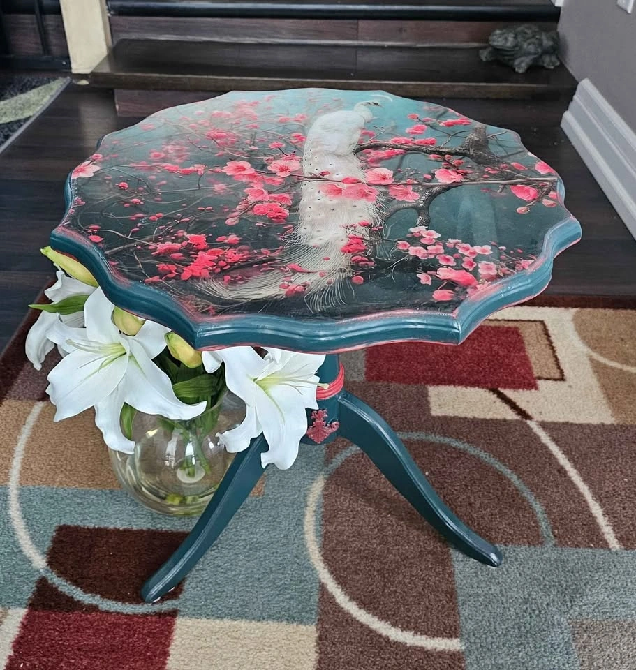 White Peacock - Accent Table - photo 5