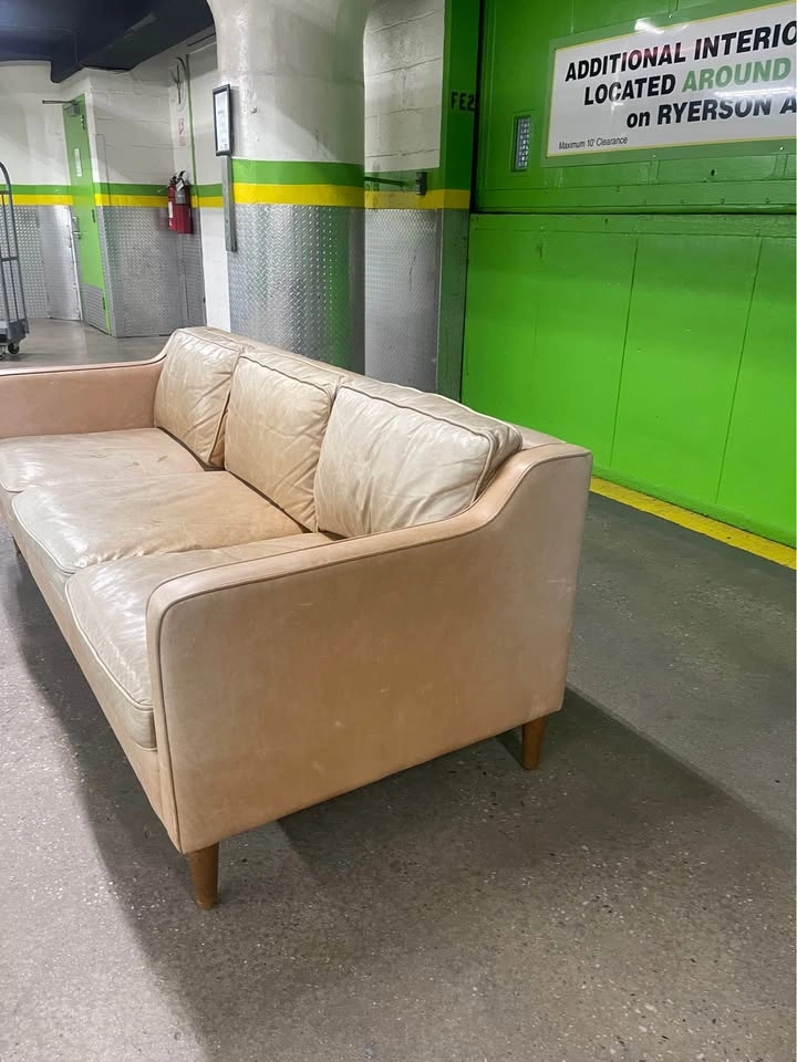 West Elm Hamilton Leather Sofa – 91” | Free Delivery - photo 3