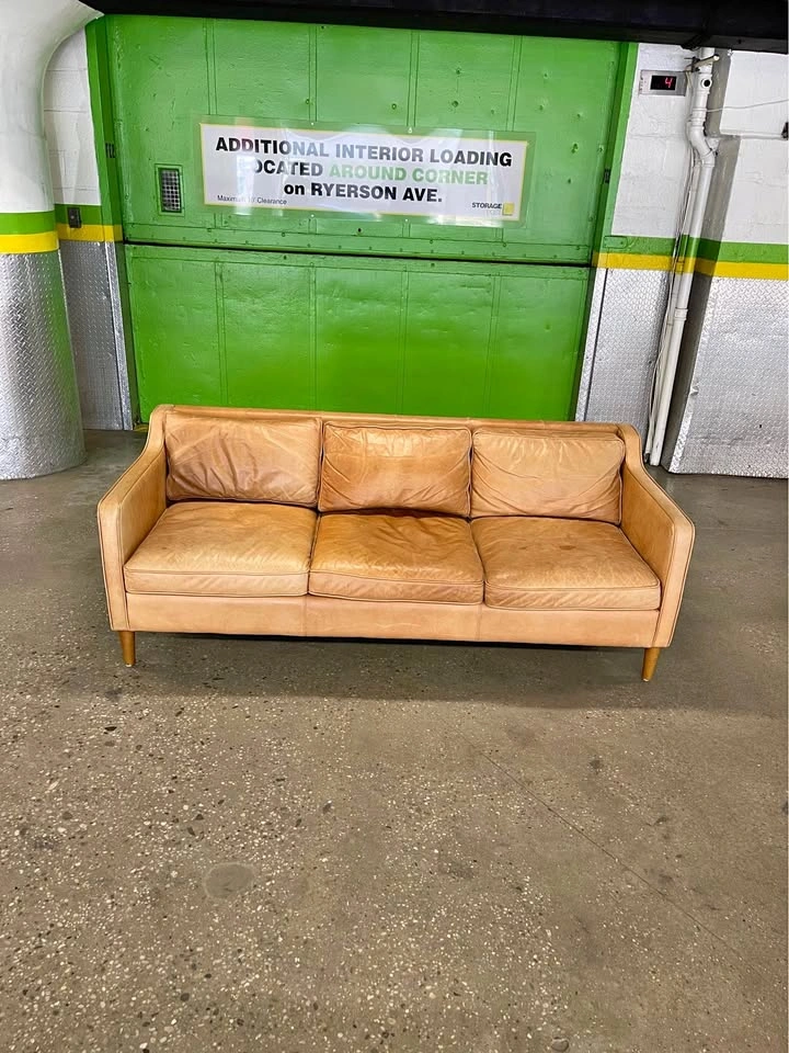 West Elm Hamilton Leather Sofa – Free Delivery