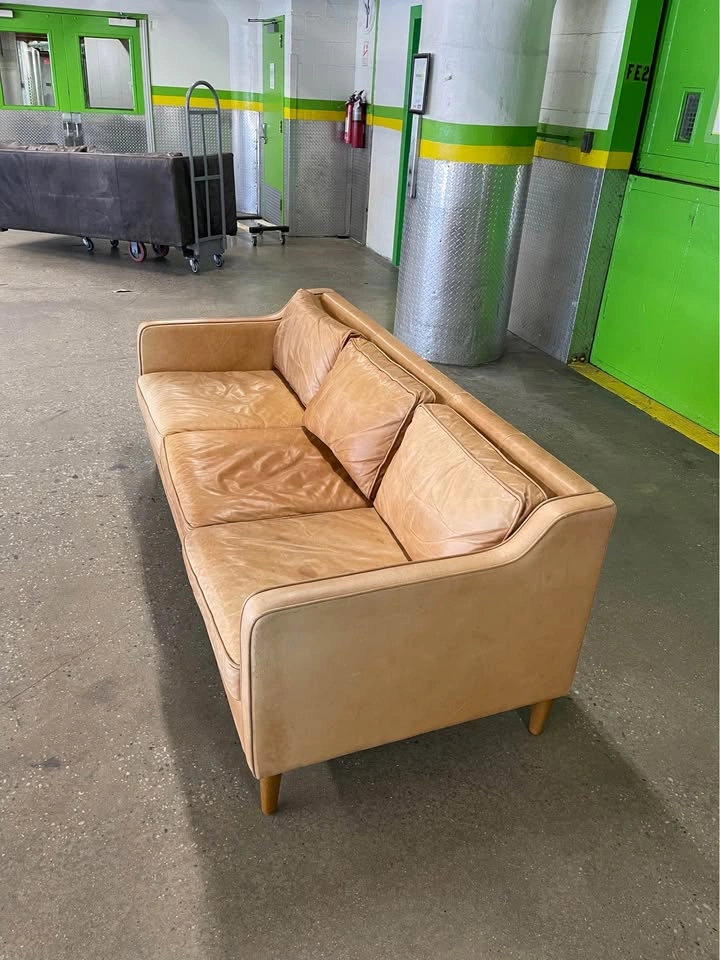 West Elm Hamilton Leather Sofa – Free Delivery - photo 3