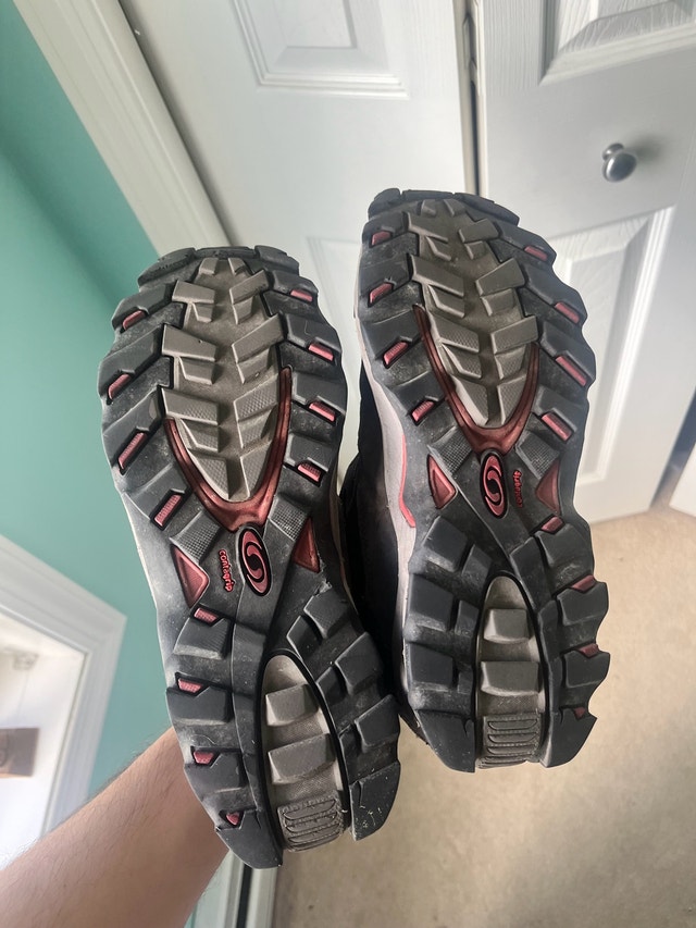 Salomon Hiking Boots - Men's Size 8 - photo 5