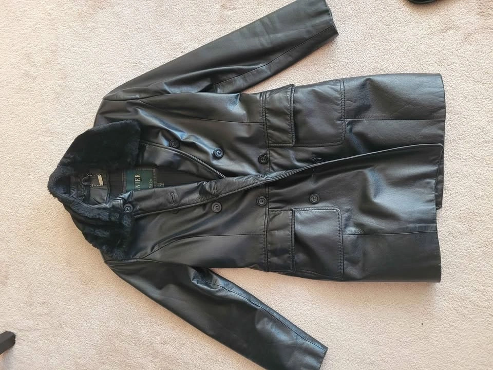 Women's Danier 3/4 Length Black Leather Jacket - photo 4