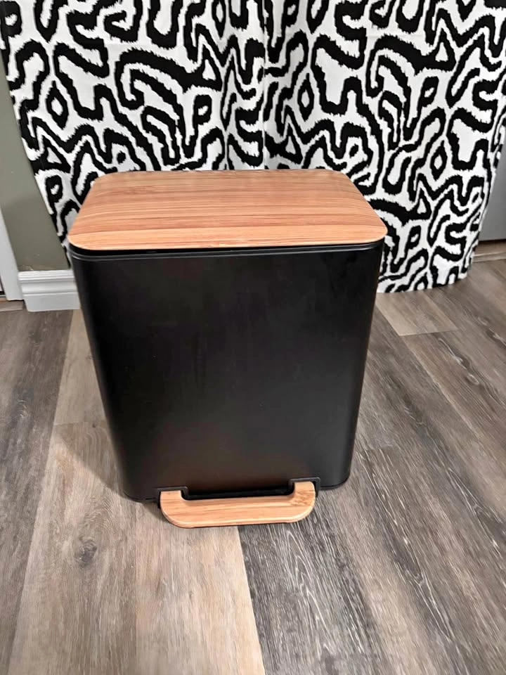 Martha Stewart Garbage Can with Lid