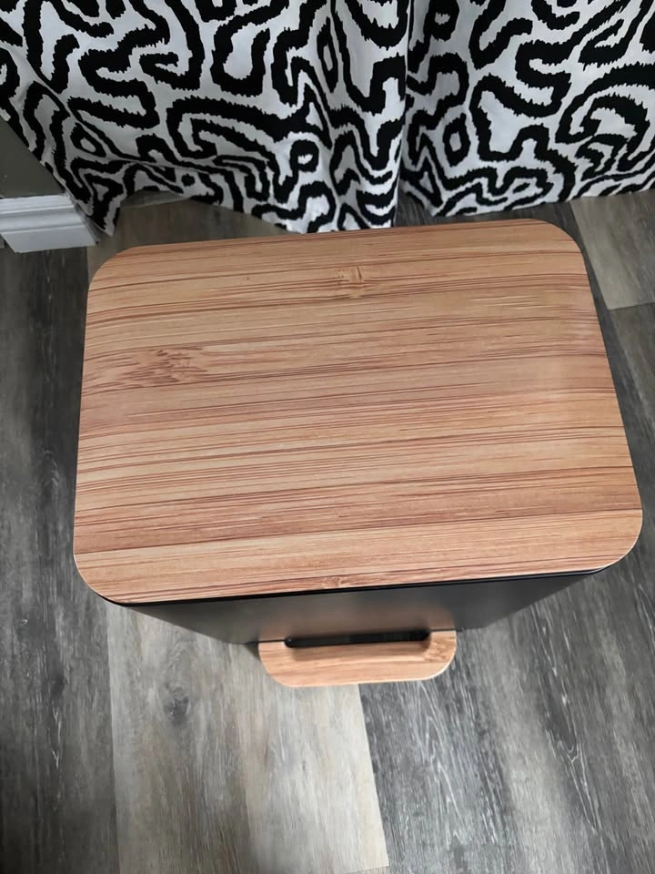 Martha Stewart Garbage Can with Lid - photo 2