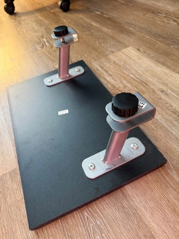 Monitor riser (if it’s listed, it’s available) - photo 2