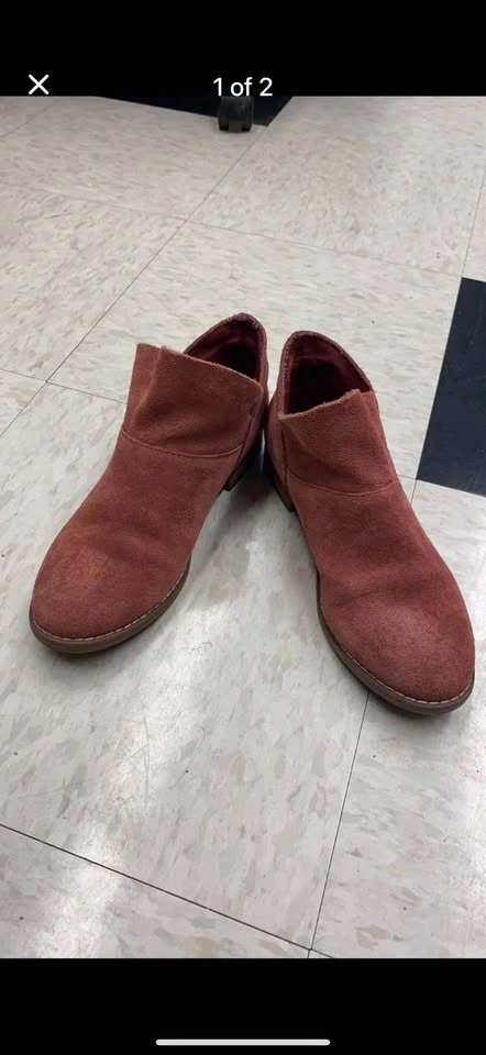 American Eagle Dusty Rose Suede Booties Size 5