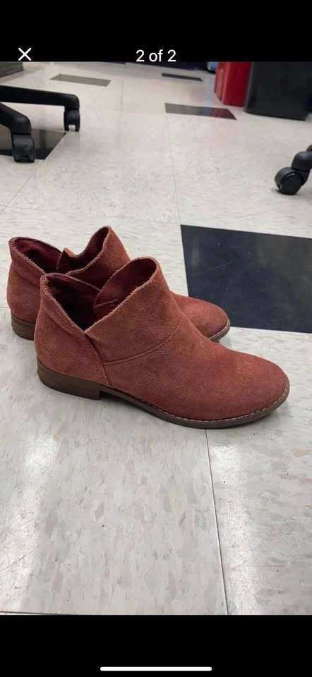 American Eagle Dusty Rose Suede Booties Size 5 - photo 2