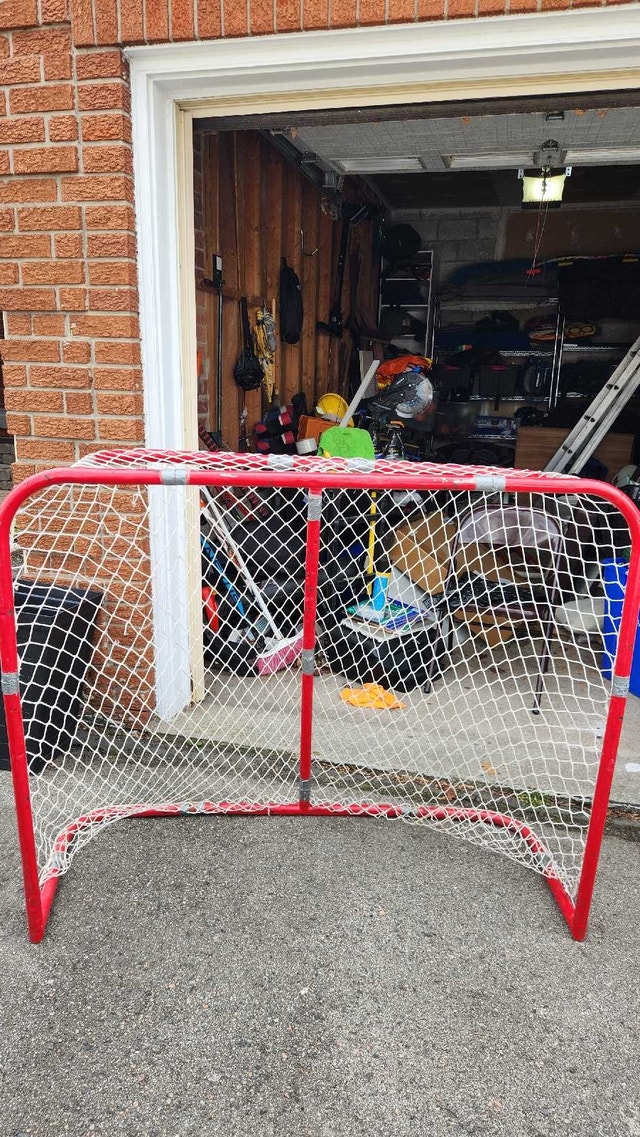 Ball hockey net