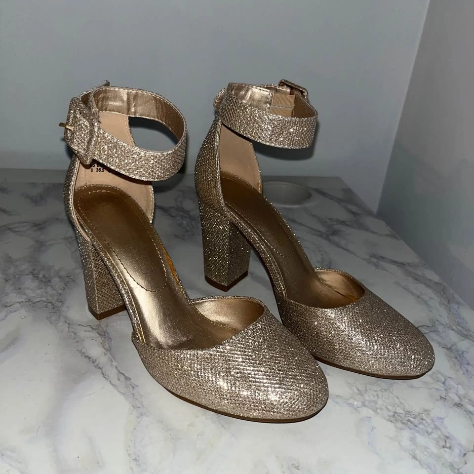 Gold Sparkly Heels - photo 3