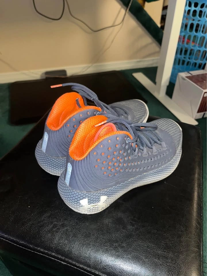 Under Armour HOVR Havoc Basketball Shoes - Size 7 Women’s - Worn - photo 2