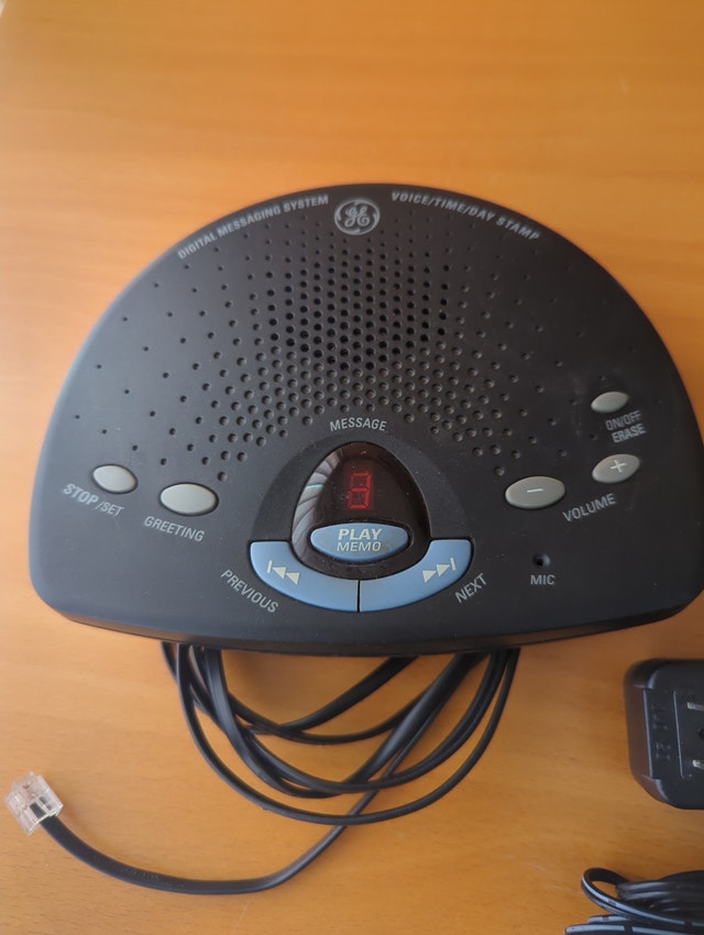 GE Answering Machine - photo 2