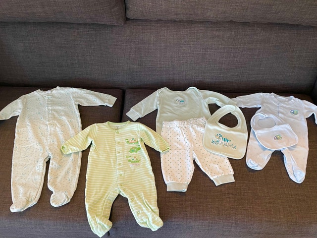 4 Baby Bodysuits - Sizes 3 to 12 Months