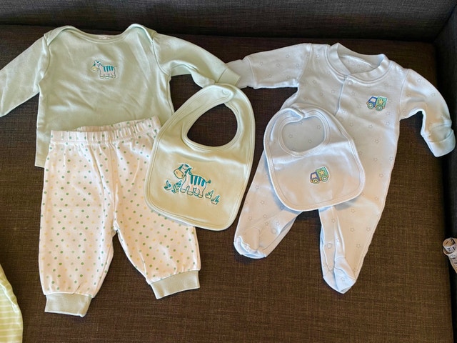4 Baby Bodysuits - Sizes 3 to 12 Months - photo 4