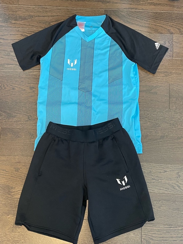 Messi kid's adidas outfit, size: M