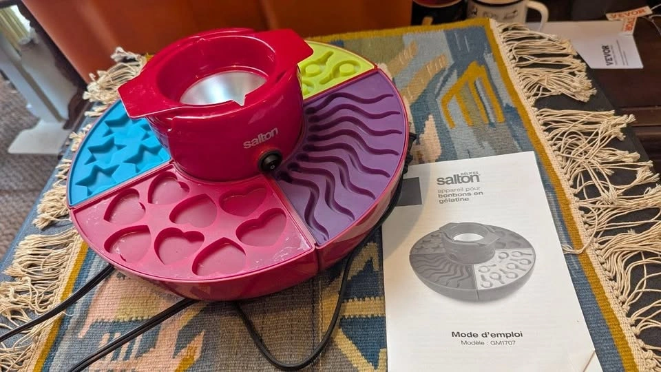Salton Gummy Candy Maker
