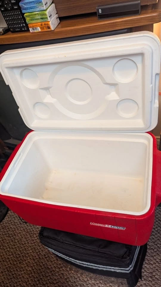 Vintage Coleman Poly-Lite Cooler - photo 3