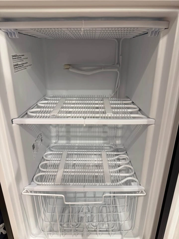 Midea Upright Mini Freezer - photo 3