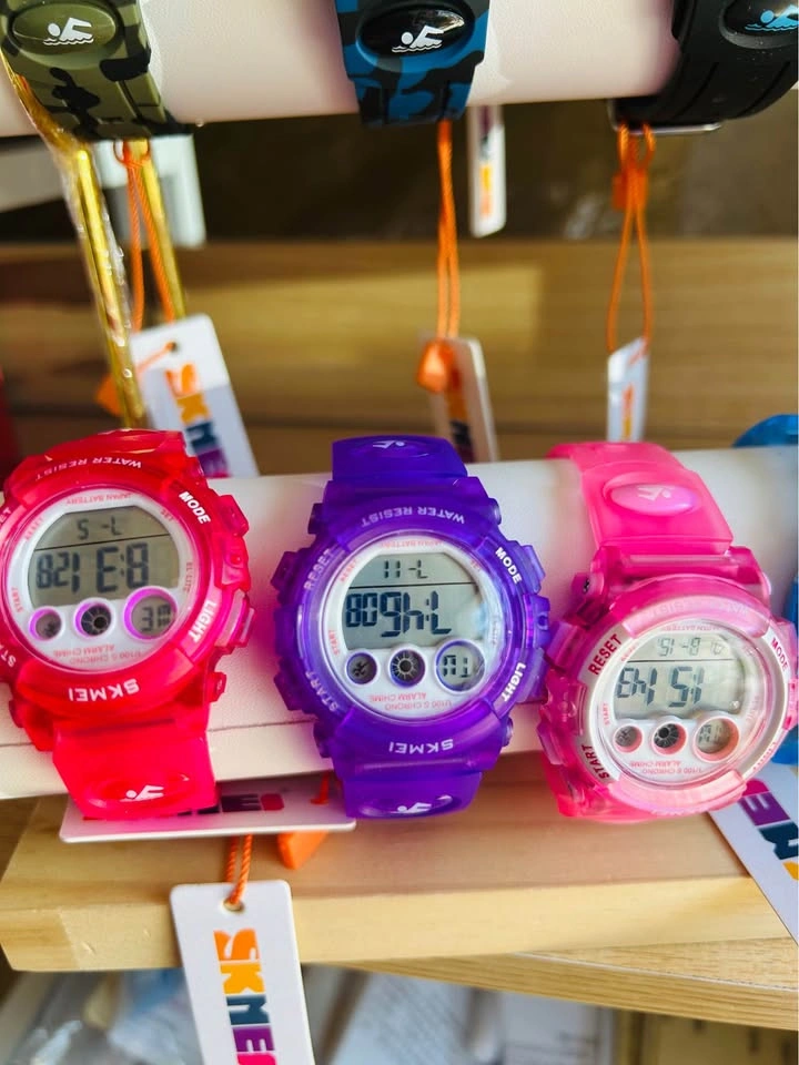 SKMEI Kids Sports Watch - photo 2