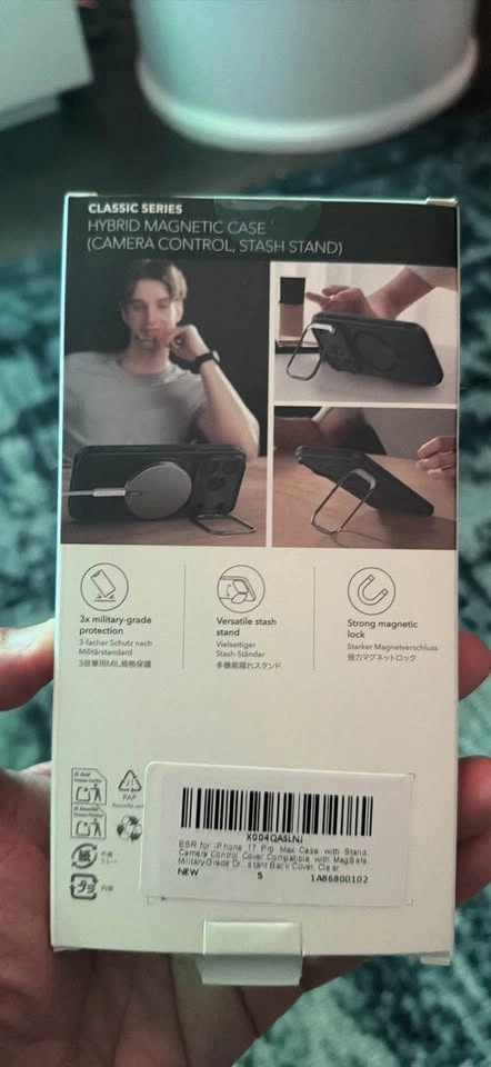 ESR Brand new iPhone 17 pro max case with stand - photo 2