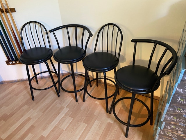 Set of 4 Retro Black Swivel Bar Stools