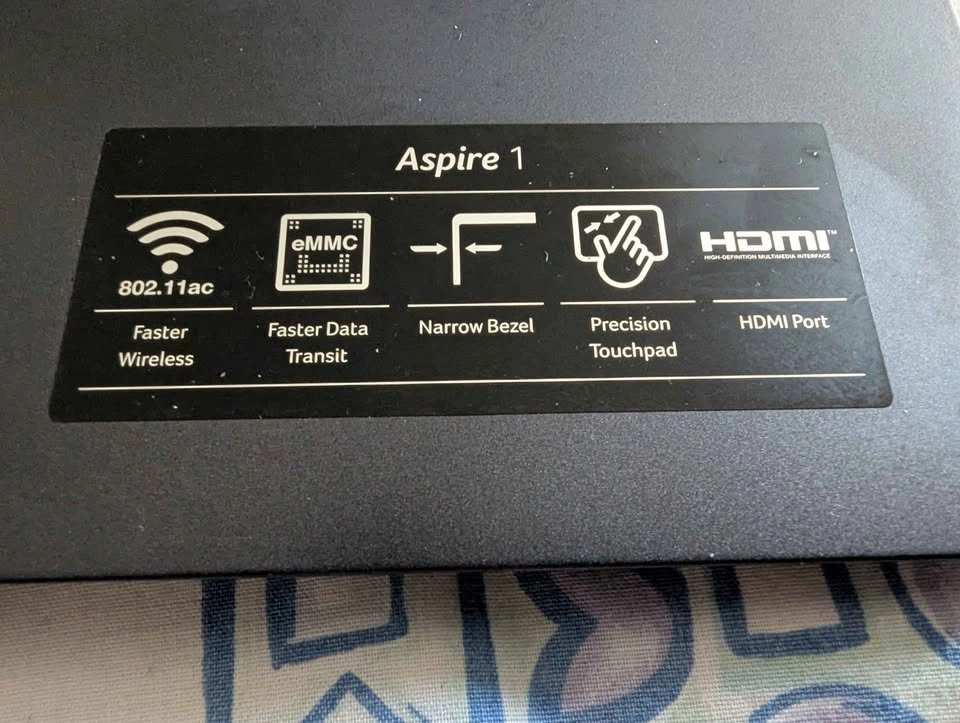 Acer Laptop - Needs Battery Replacement - photo 2