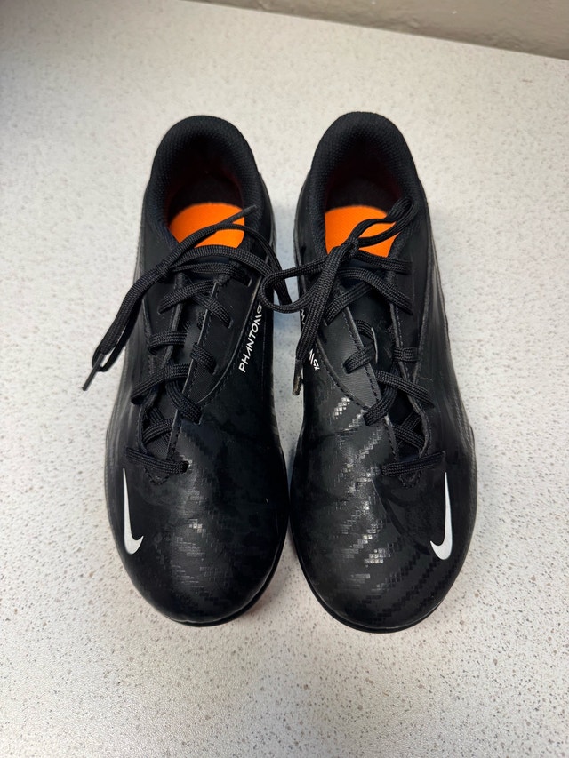 NIKE Kids Phantom GX Soccer Football ⚽️⚽️ Size 4Y - photo 2