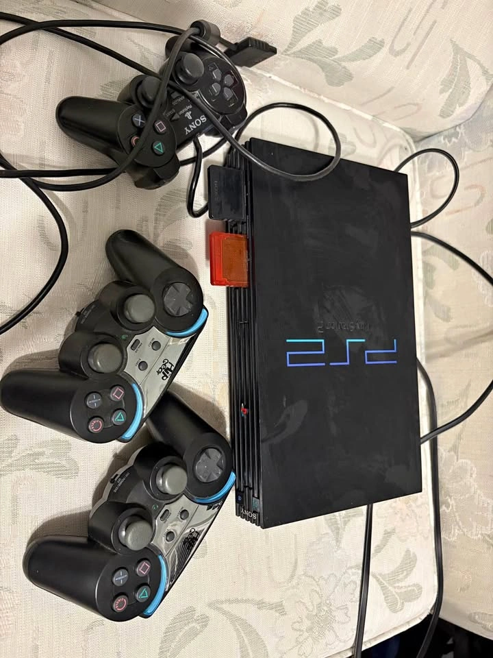 PS2 and controllers