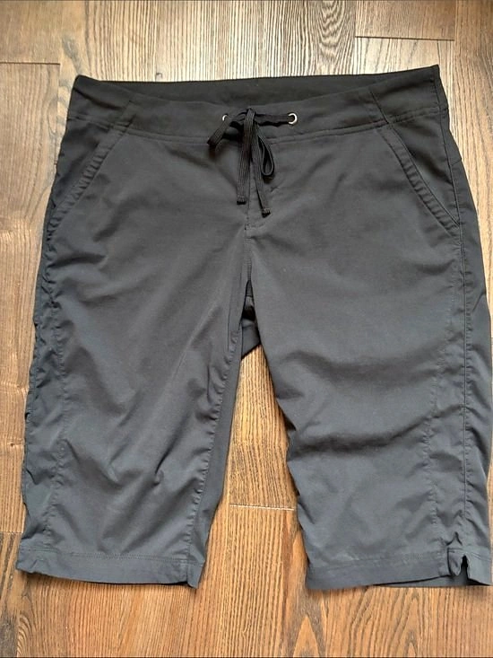 Columbia Black sz Small Ultra-Lightweight Hiking Shorts