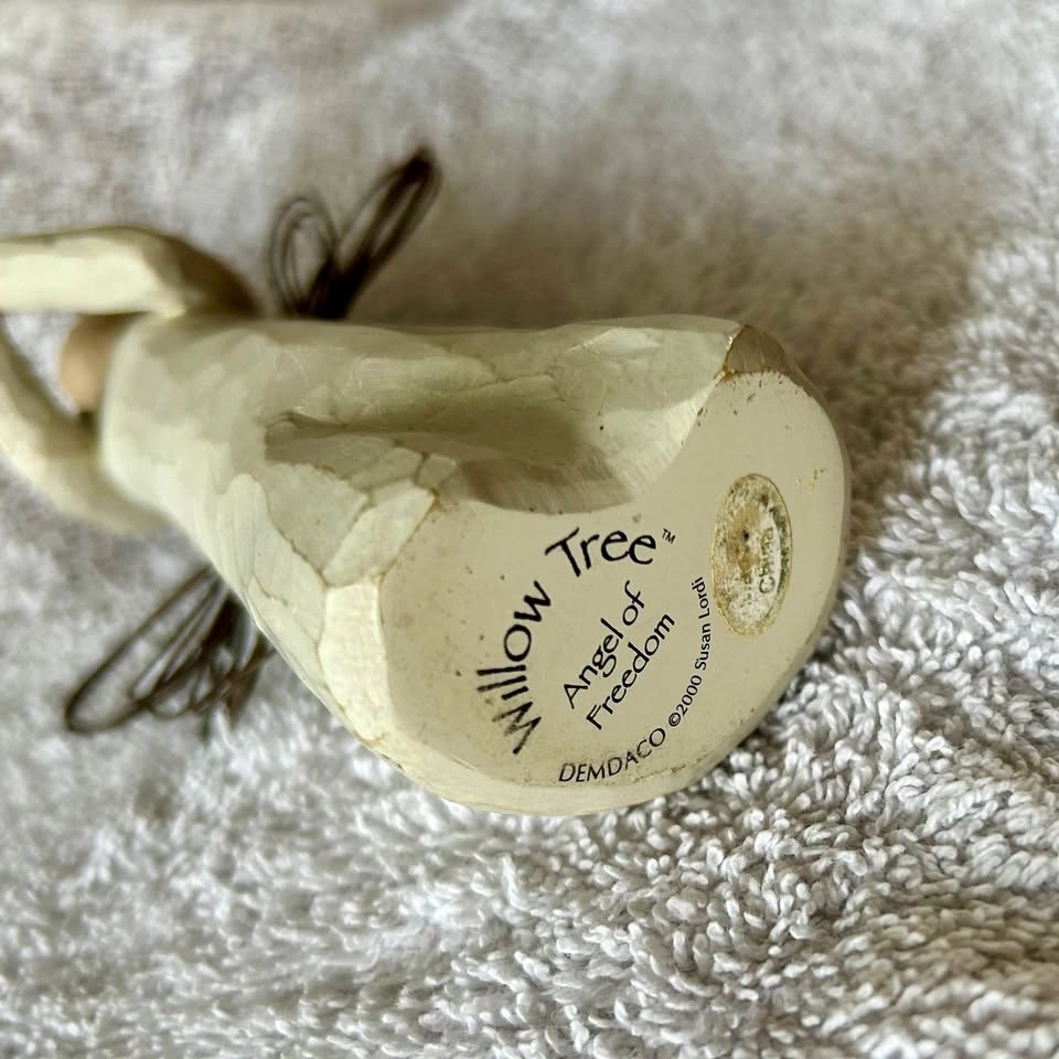 Willow Tree "Angel of Freedom" Figurine - photo 4