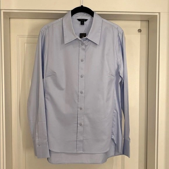 NEW Women's RW&CO Medium Ice Blue Stretch Cotton Button Up Shirt
