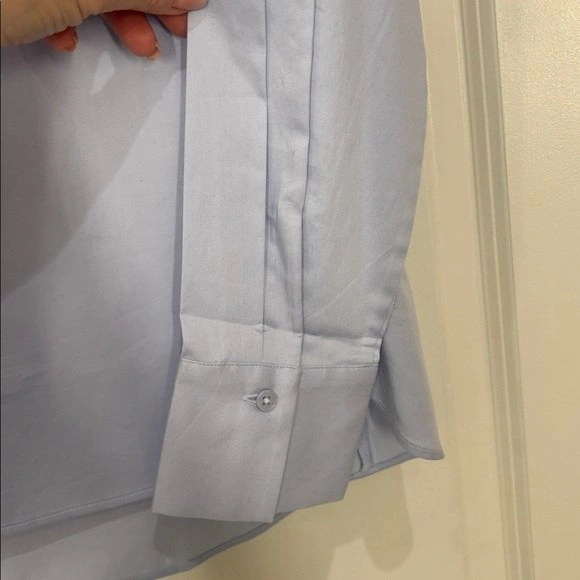 NEW Women's RW&CO Medium Ice Blue Stretch Cotton Button Up Shirt - photo 5