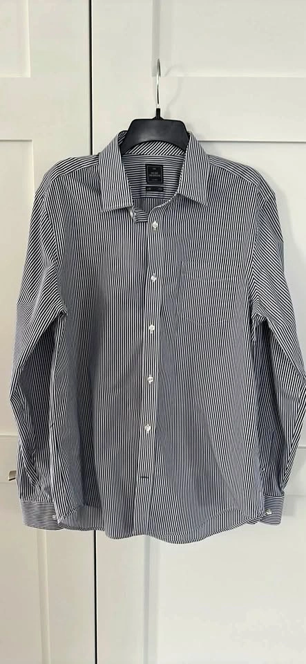 Men's Button Down Shirts - L