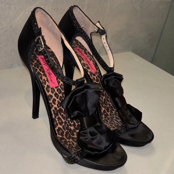 Betsy Johnson sz 8.5 Black Satin Bow Bling Stilettos - photo 3