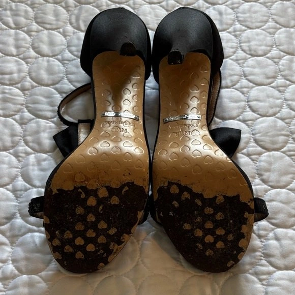 Betsy Johnson sz 8.5 Black Satin Bow Bling Stilettos - photo 5